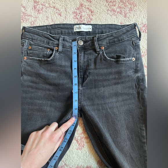 Zara The Skinny Pearl Black Distressed jeans size 6 - Picture 4 of 7